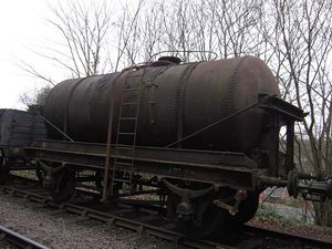 GWR 80990 Cylindrical Tank Wagon.jpg